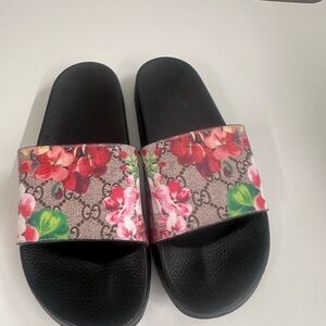 NonGucci Floral GG Slide Sandals - Pink/Red FloralStrap